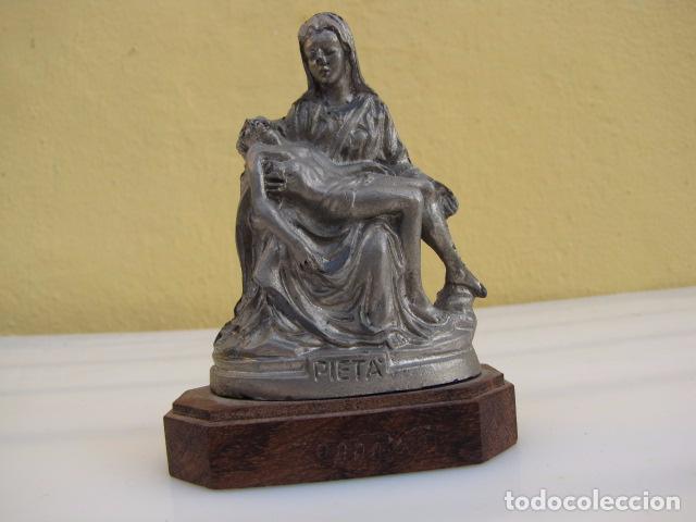 Oggetti Antichi: Piedad. Peltre cincelado a mano. Hecho en Italia.