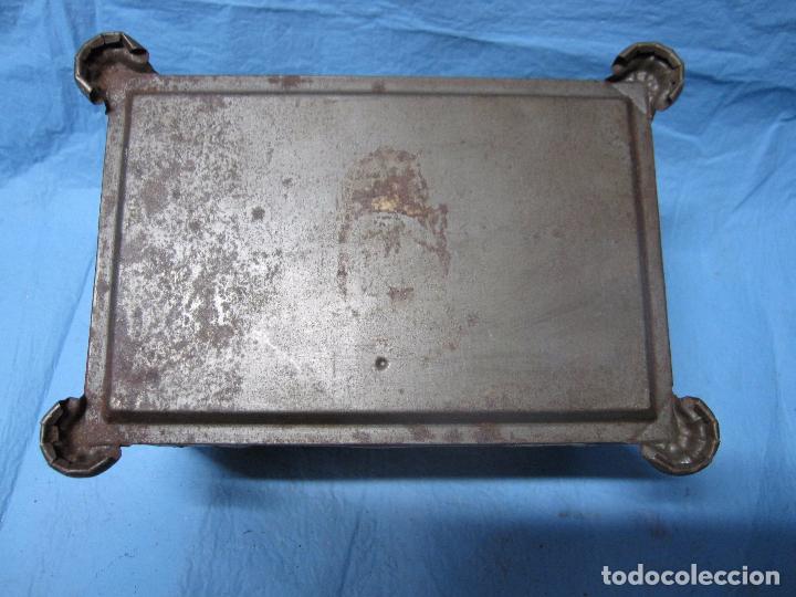 Antig&uuml;edades: ANTIGUA HUCHA DECORADA CON SU CANDADO CORRESPONDIENTE - Foto 7