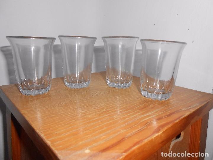 Antig&uuml;edades: 4 vasitos - Foto 1