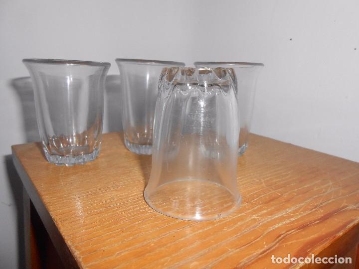 Antig&uuml;edades: 4 vasitos - Foto 2