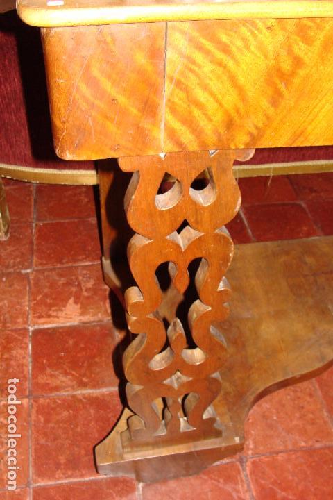 Antig&uuml;edades: Consola de nogal - Siglo XIX - Foto 2