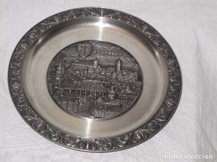 plato de estaño repujado de nürnberg alemania. - Comprar ...