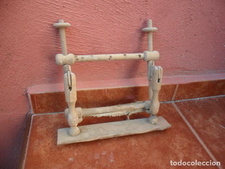 Antig&uuml;edades: PEQUE&Ntilde;O BASTIDOR RECTANGULAR DE MADERA SIGLO XIX - Foto 3