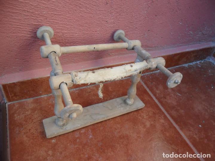 Antig&uuml;edades: PEQUE&Ntilde;O BASTIDOR RECTANGULAR DE MADERA SIGLO XIX - Foto 4
