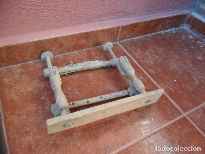 Antig&uuml;edades: PEQUE&Ntilde;O BASTIDOR RECTANGULAR DE MADERA SIGLO XIX - Foto 6