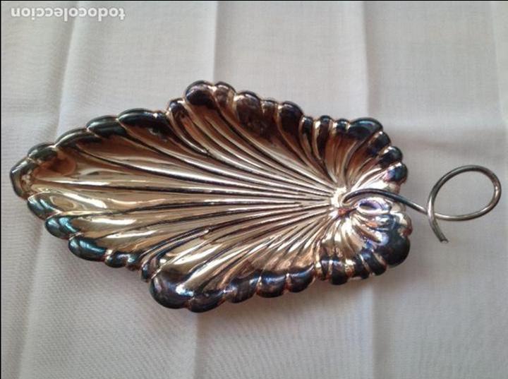 Antig&uuml;edades: Bandeja de metal plateado. - Foto 1