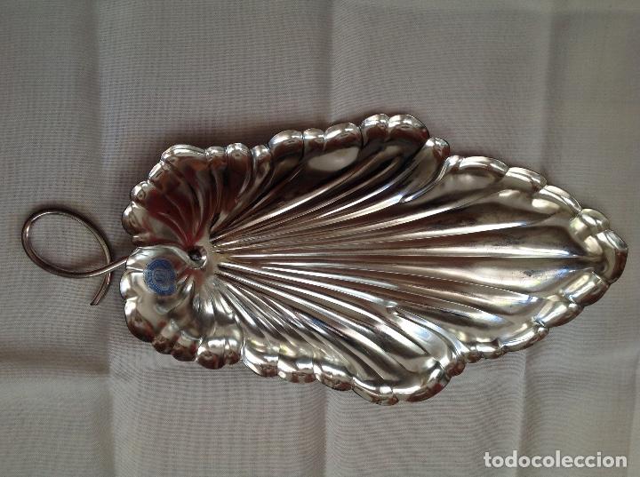 Antig&uuml;edades: Bandeja de metal plateado. - Foto 2