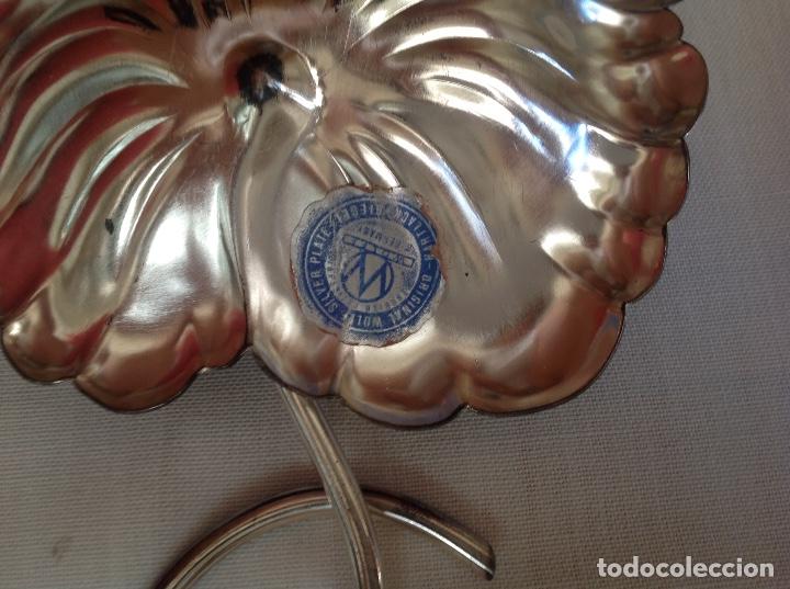 Antig&uuml;edades: Bandeja de metal plateado. - Foto 3