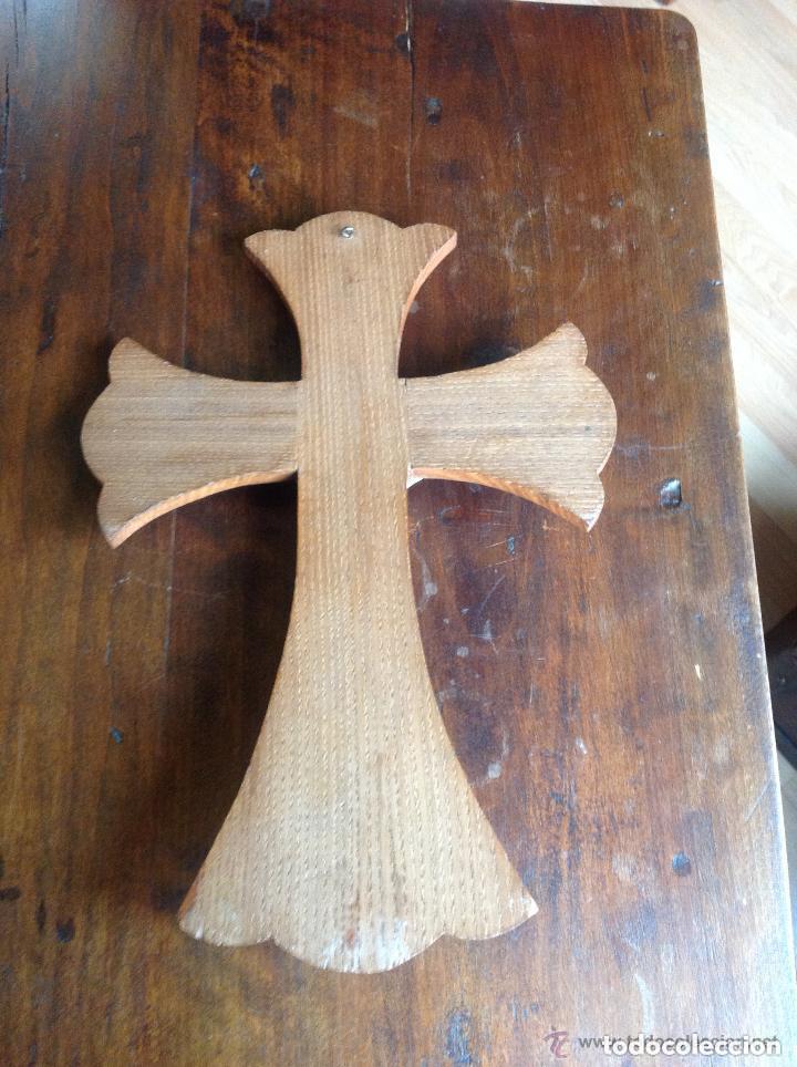 Antig&uuml;edades: CRUCIFIJO DE MADERA CON CRISTO DE CELULOIDE ANTIGUO - Foto 4