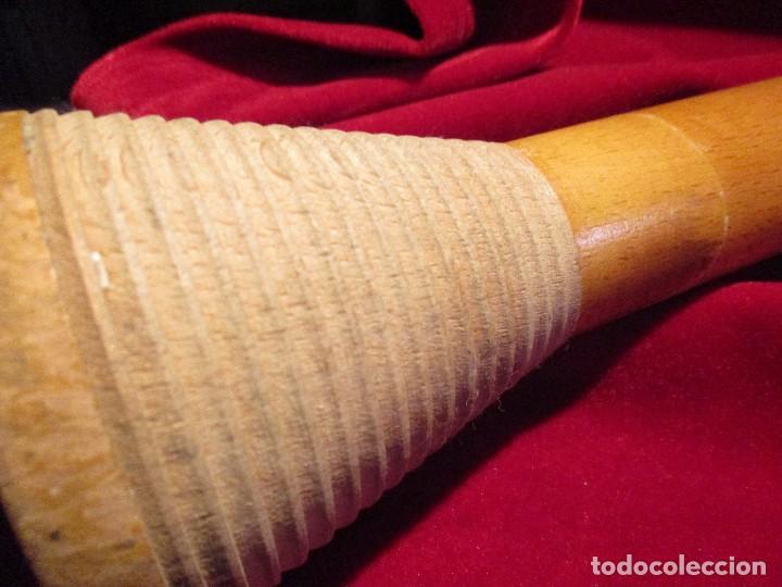 Antig&uuml;edades: cono de hilatura de madera - Foto 2