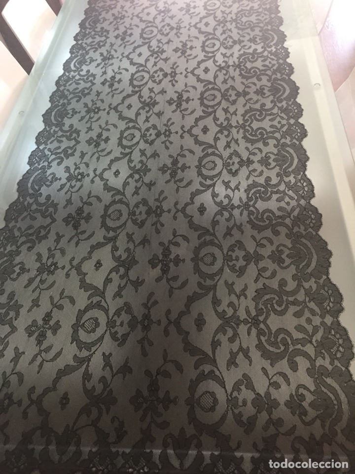 Antig&uuml;edades: Mantilla chantill&iacute; - Foto 1