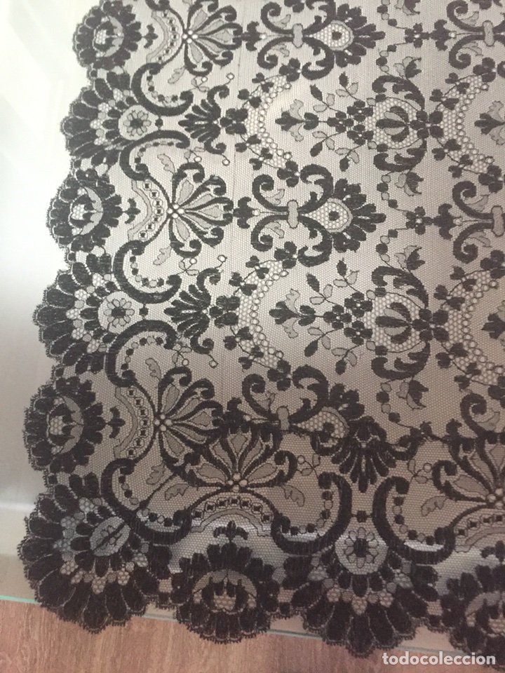 Antig&uuml;edades: Mantilla blonda - Foto 3