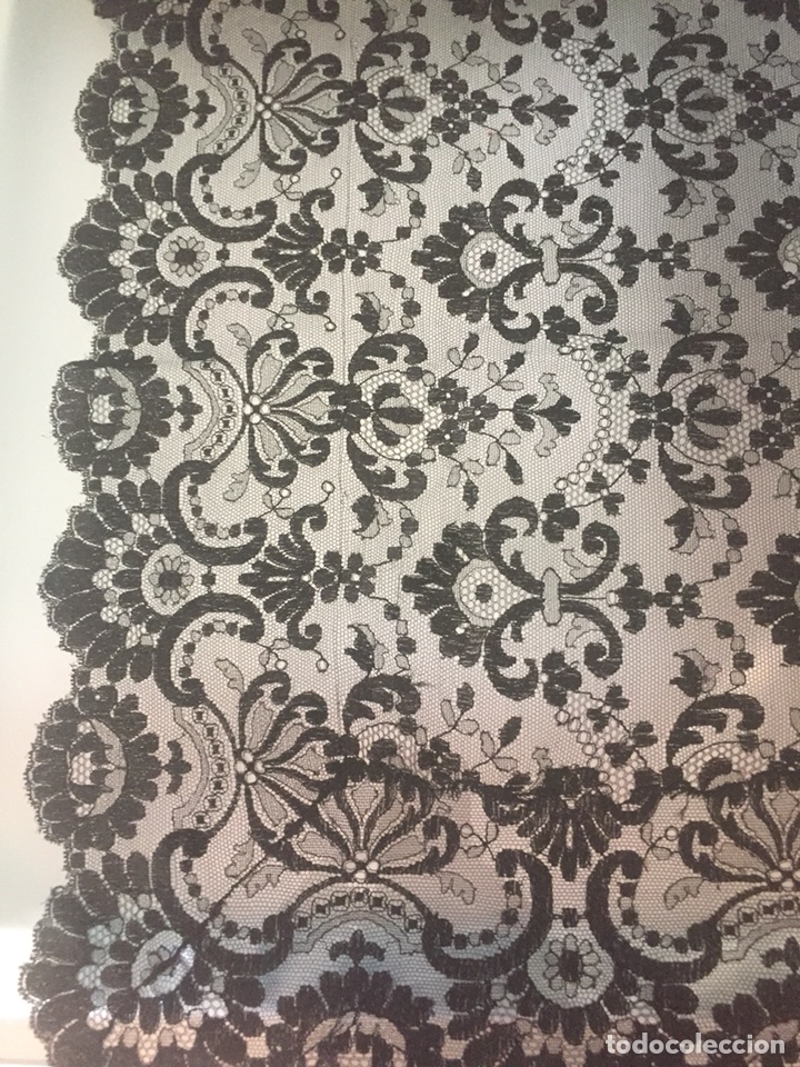Antig&uuml;edades: Mantilla blonda - Foto 4