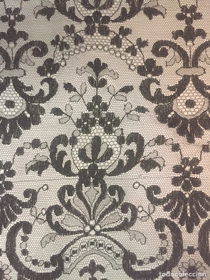 Antig&uuml;edades: Mantilla blonda - Foto 6