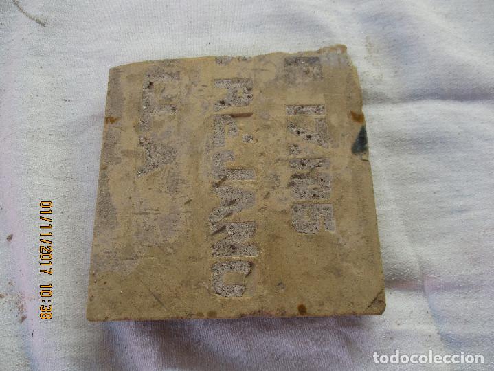 Antig&uuml;edades: Azulejo de Triana siglo XIX - Foto 2