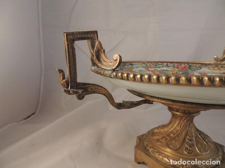 Antig&uuml;edades: ANTIGUO CENTRO DE MESA CANTON CON ENGARCES EN BRONCE - Foto 9