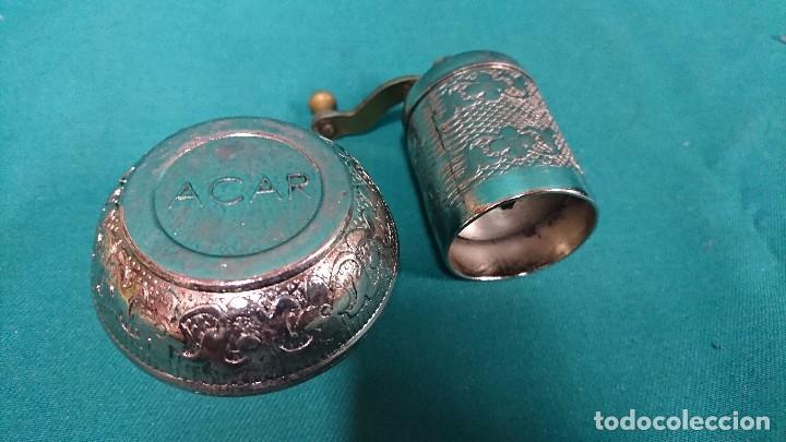 Antig&uuml;edades: MOLINILLO DE PIMIENTA METAL REPUJADO - Foto 4