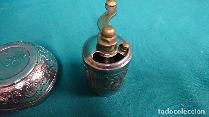 Antig&uuml;edades: MOLINILLO DE PIMIENTA METAL REPUJADO - Foto 5