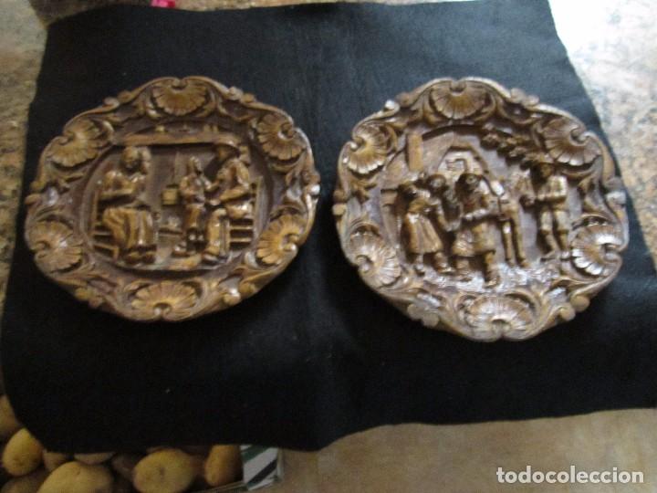 Antig&uuml;edades: 2 PLATOS DE MADERA MACIZA TALLADA - Foto 1