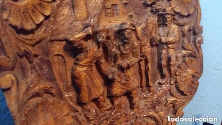 Antig&uuml;edades: 2 PLATOS DE MADERA MACIZA TALLADA - Foto 3