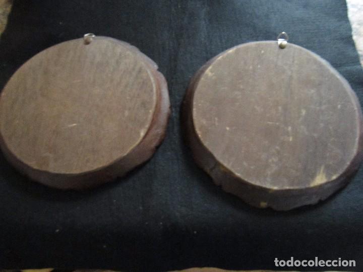 Antig&uuml;edades: 2 PLATOS DE MADERA MACIZA TALLADA - Foto 16