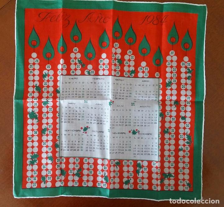 Antig&uuml;edades: Pa&ntilde;uelo estampado con calendario 1984 - Foto 1