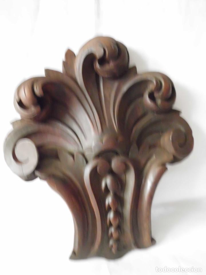 Antig&uuml;edades: Antiguo copete de madera para cama - Foto 3