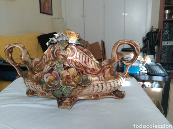 Antig&uuml;edades: Sopera Capodimonti antigua - Foto 1