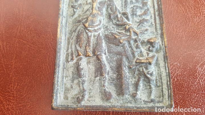 Antig&uuml;edades: Placa devocional de bronce. Antiguo portapaz bronce. - Foto 4