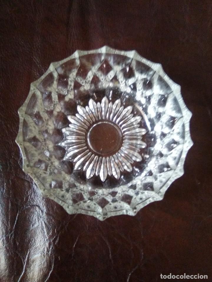 Antig&uuml;edades: Cuenquito de cristal tallado. - Foto 2