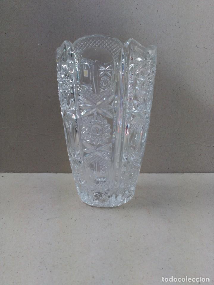 Antiguidades: JARRON DE CRISTAL TALLADO DECORACION VEGETAL