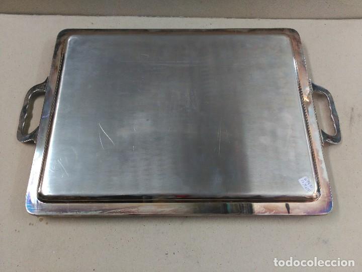 Antig&uuml;edades: BANDEJA DE METAL CON CRISTAL PROTECTOR, 2 ASAS - Foto 8