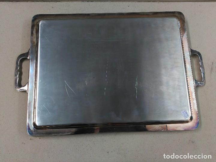 Antig&uuml;edades: BANDEJA DE METAL CON CRISTAL PROTECTOR, 2 ASAS - Foto 9