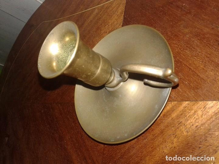 Antig&uuml;edades: ANTIGUO PORTAVELAS DE LAT&Oacute;N - Foto 3