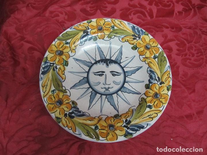 Antig&uuml;edades: Plato policromado con un Sol - Foto 1