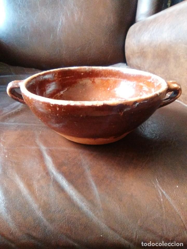 Antig&uuml;edades: Taz&oacute;n de barro cocido y vidriado. - Foto 1
