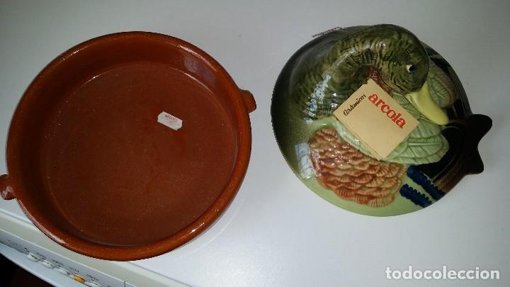 Antig&uuml;edades: cer&agrave;micas Arcola, olla y tapa de pato, Manises - Foto 9