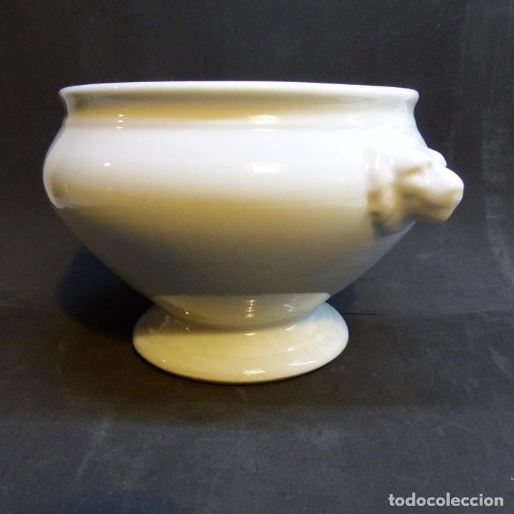 sopera de porcelana con cabezas de leones. 1920 - Buy Other antique  porcelain, ceramics and pottery objects on todocoleccion