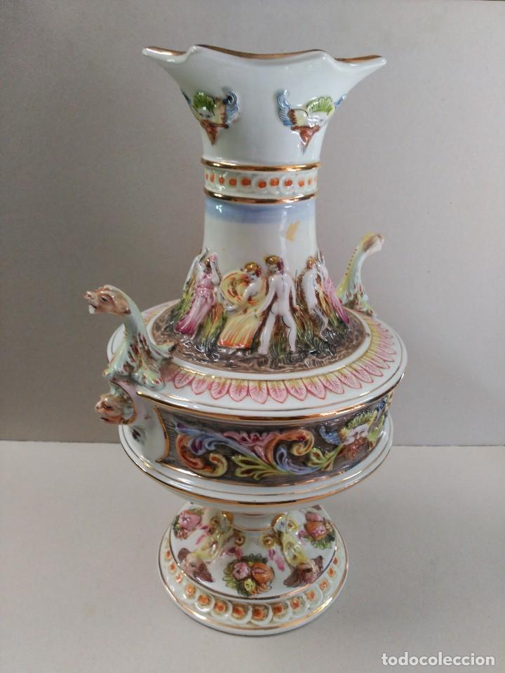 Antig&uuml;edades: JARRON DE PORCELANA CAPODIMONTE - Foto 3