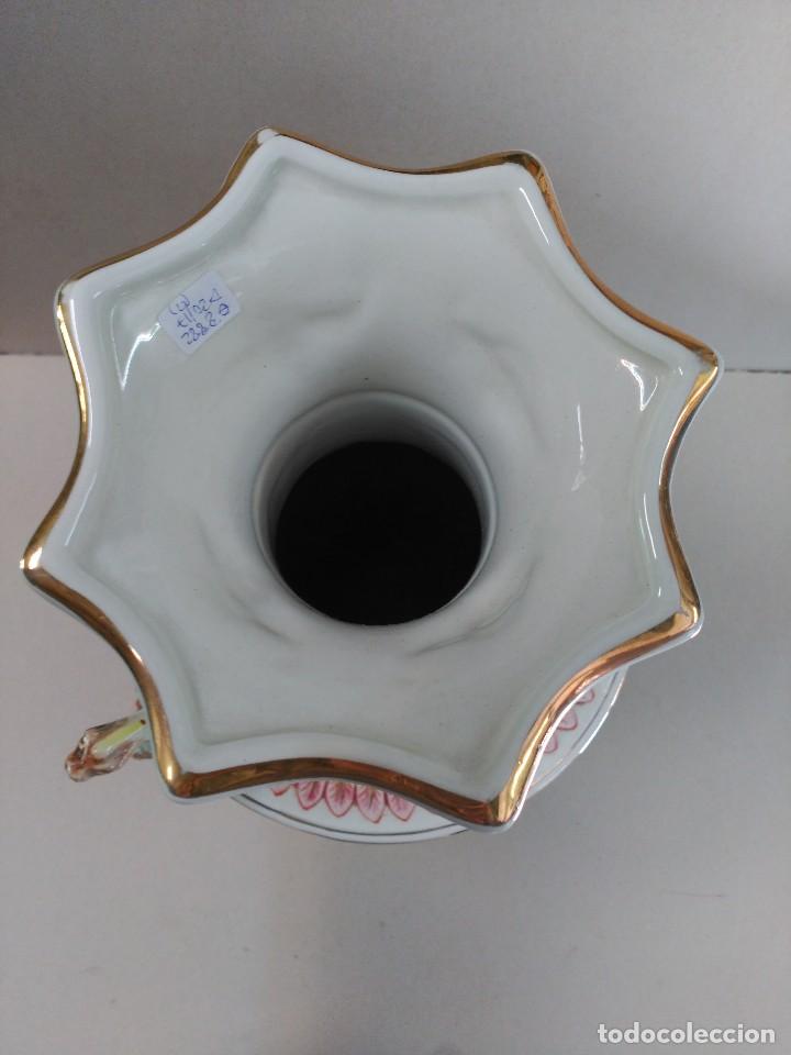 Antig&uuml;edades: JARRON DE PORCELANA CAPODIMONTE - Foto 4