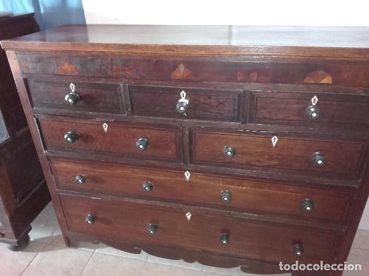 Antig&uuml;edades: COMODA DE ROBLES DEL SIGLO XVIII - Foto 2