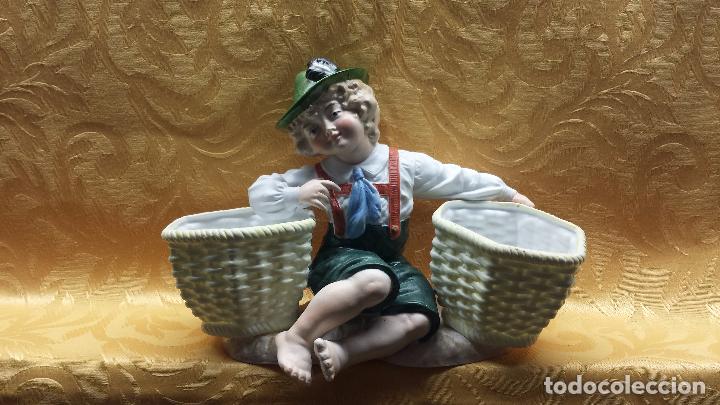 Antig&uuml;edades: NI&Ntilde;O TIROL CON CESTO - Foto 1