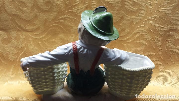 Antig&uuml;edades: NI&Ntilde;O TIROL CON CESTO - Foto 2