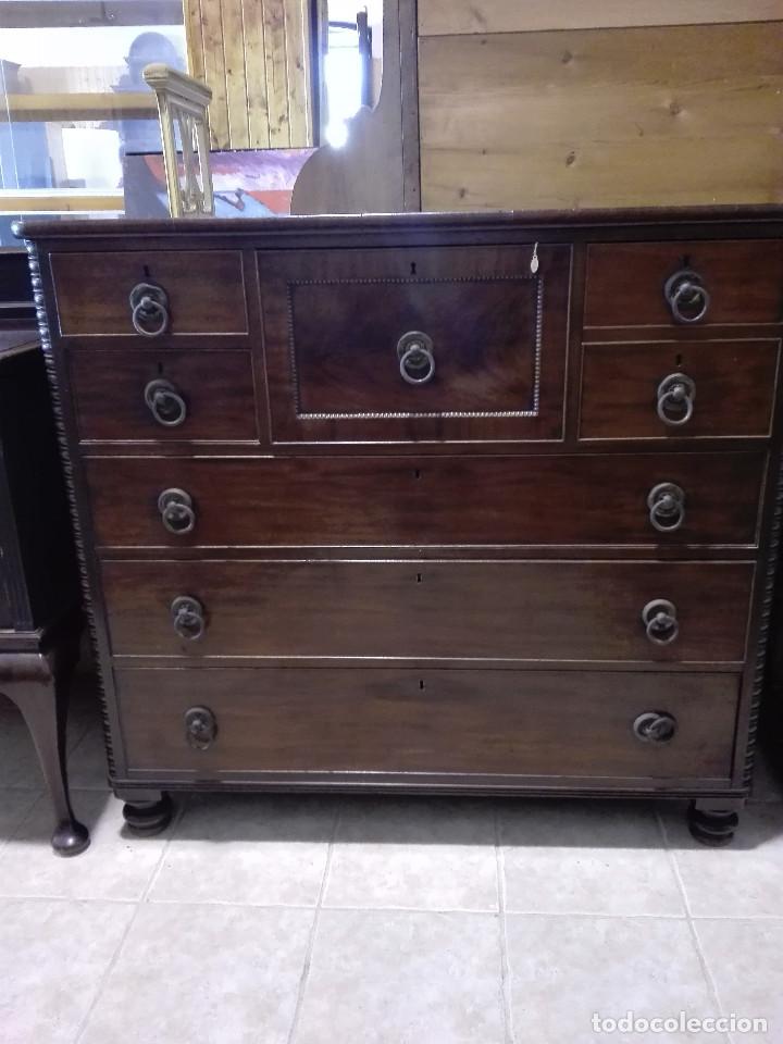 Antig&uuml;edades: COMODA DE CAOBA DEL SIGLO XVIII - Foto 1