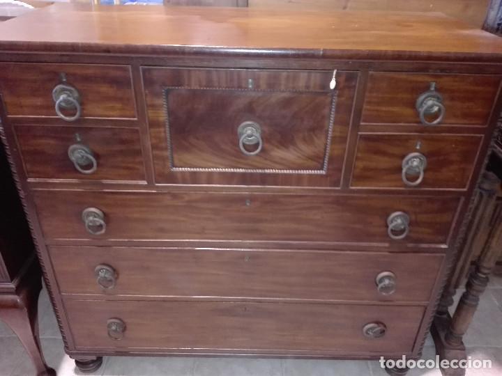 Antig&uuml;edades: COMODA DE CAOBA DEL SIGLO XVIII - Foto 3