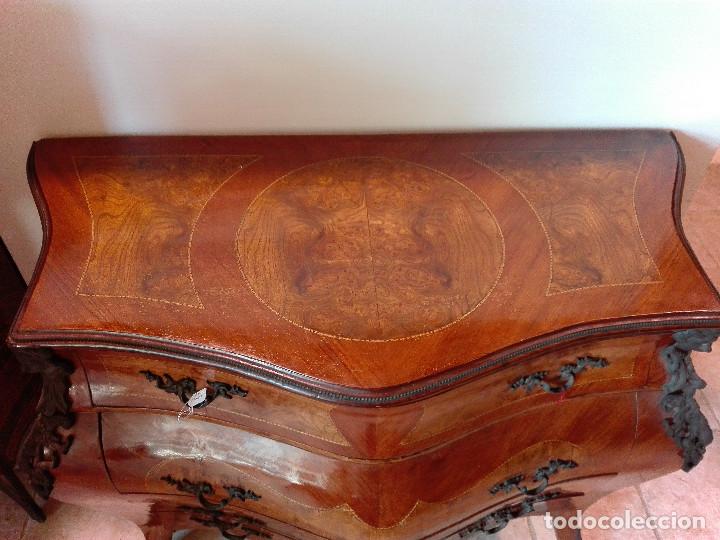 Antig&uuml;edades: COMODA ESTILO LUIS XV DE MARQUETERIA Y BRONCE - Foto 4