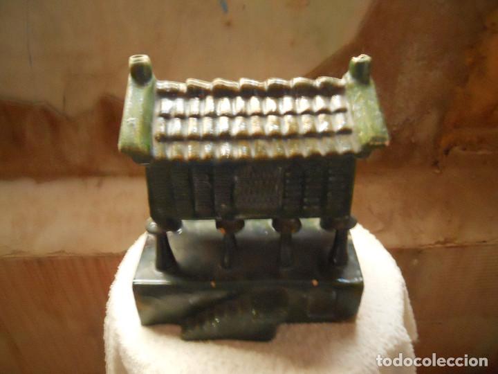 Antig&uuml;edades: H&oacute;rreo gallego antiguo de ceramica