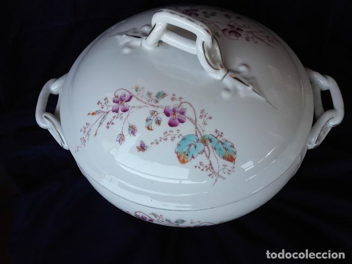 Antig&uuml;edades: Sopera grande porcelana - Foto 2