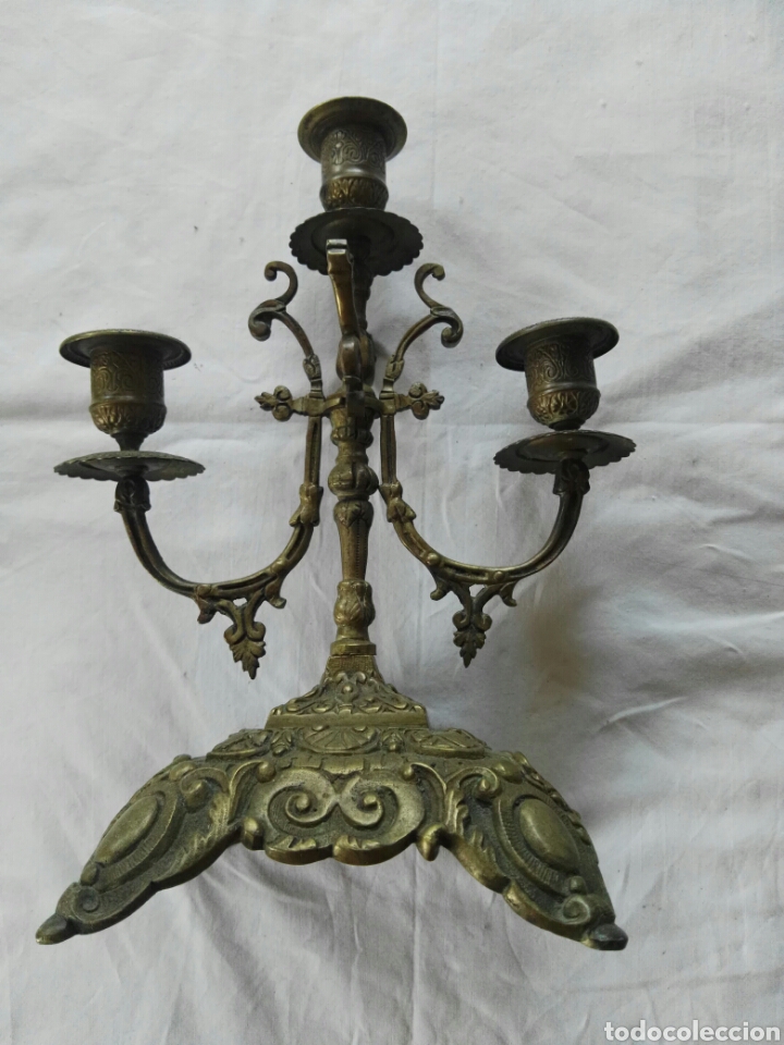 muy antiguo candelabro de tres velas bronce s x Comprar Candelabros