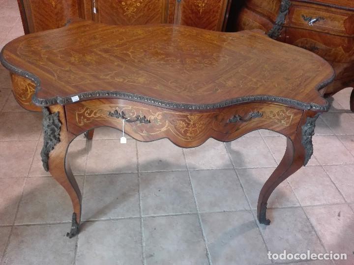 Antig&uuml;edades: MESA DE DESPACHO ESTILO TRANSICION, CON MARQUETERIA Y BRONCE - Foto 1